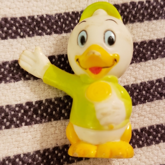 Vintage 70's Walt Disney Plastic PVC Pencil Topper Green Duck-Louie - Picture 1 of 7